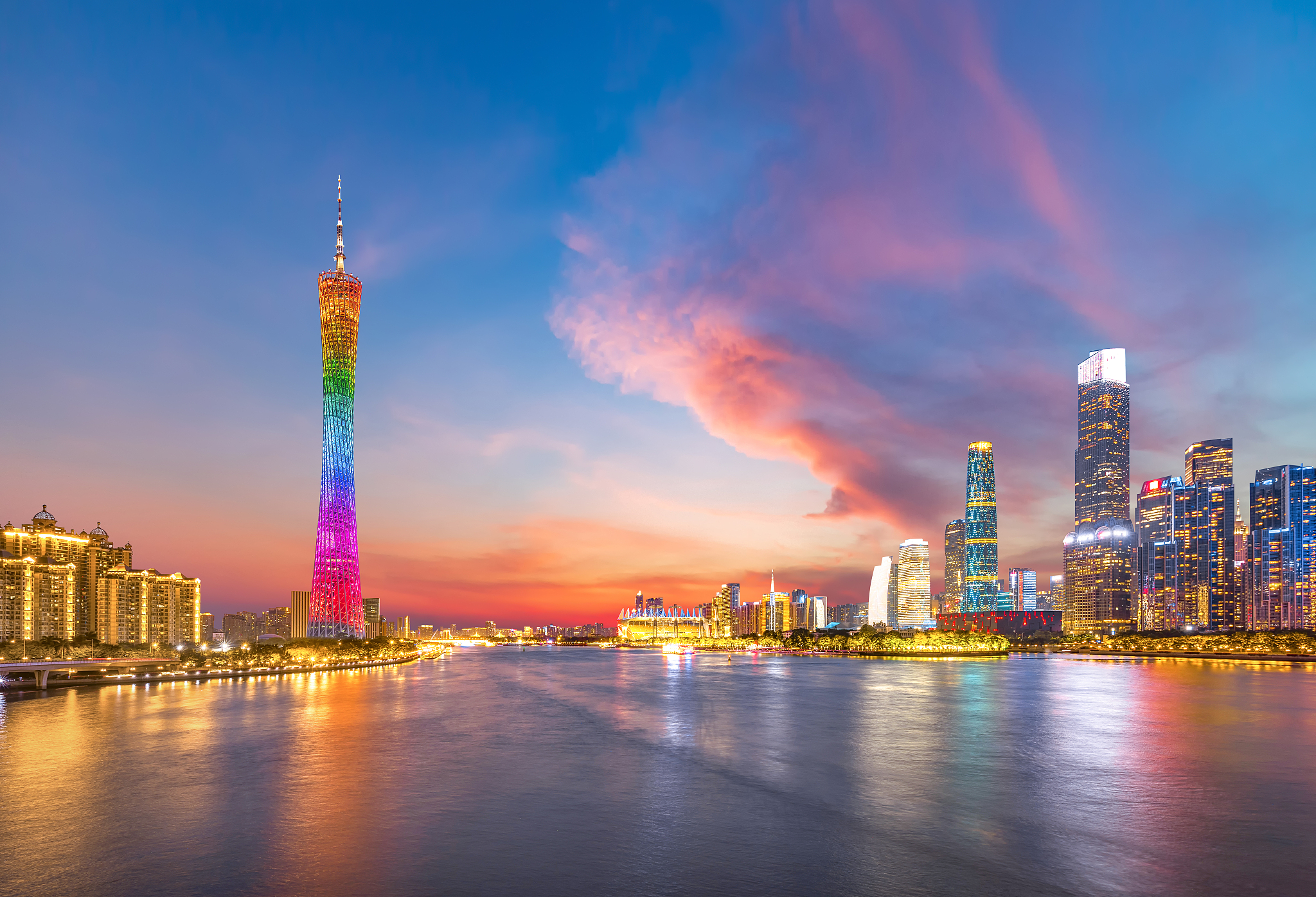 黄昏广州城市建筑金融区