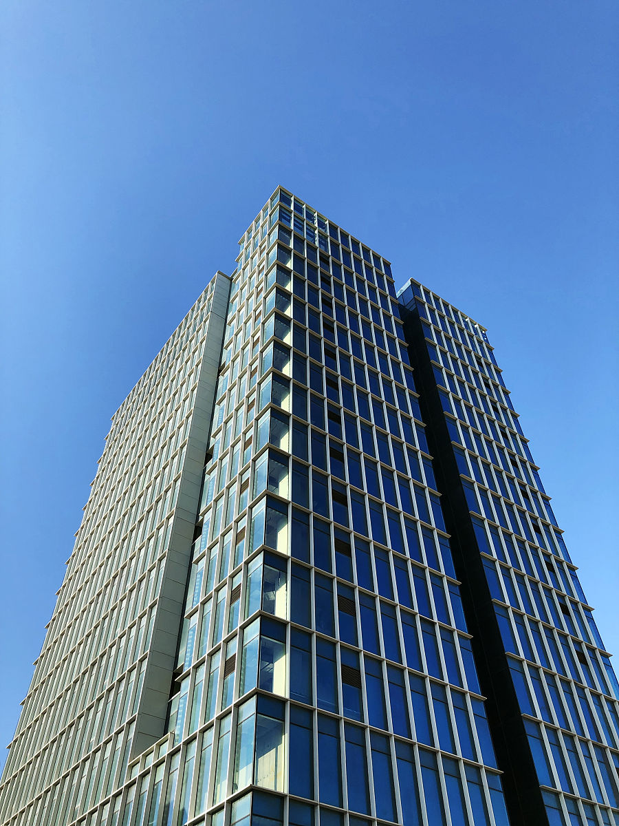 阐述专家访谈法在市场定位对超高层建筑项目绩效的影响研究中的应用通过专家访谈确定变量指标体系