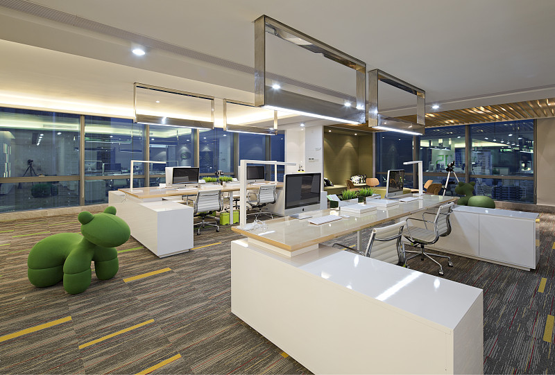 改写下面文字来降低论文查重率：新加坡 The Working Capitol联合办公空间设计