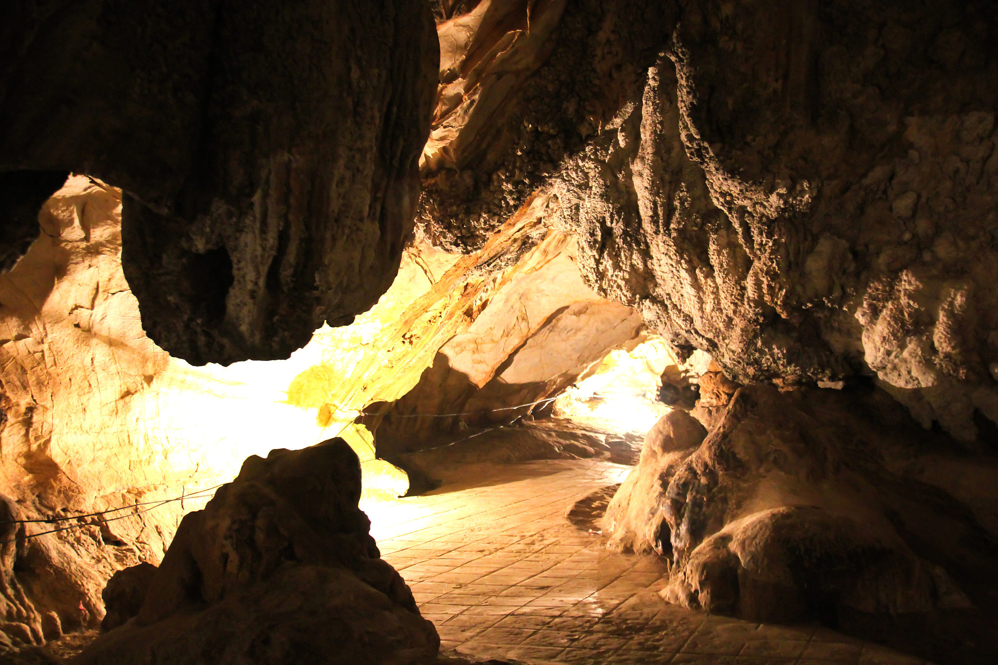 tum jung cave in vang vieng, laos.