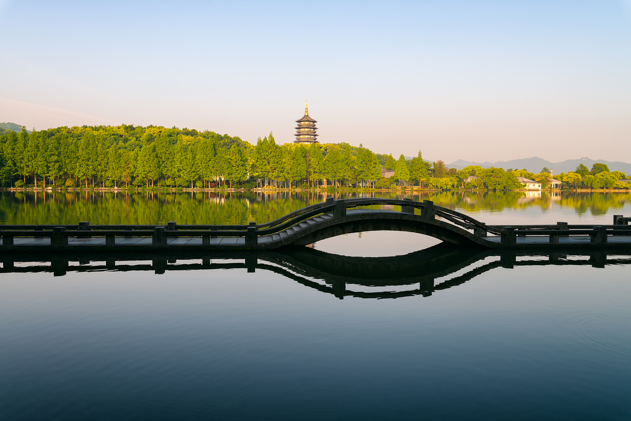 魅力杭州：历史文化、经济活力与宜居环境的完美结合