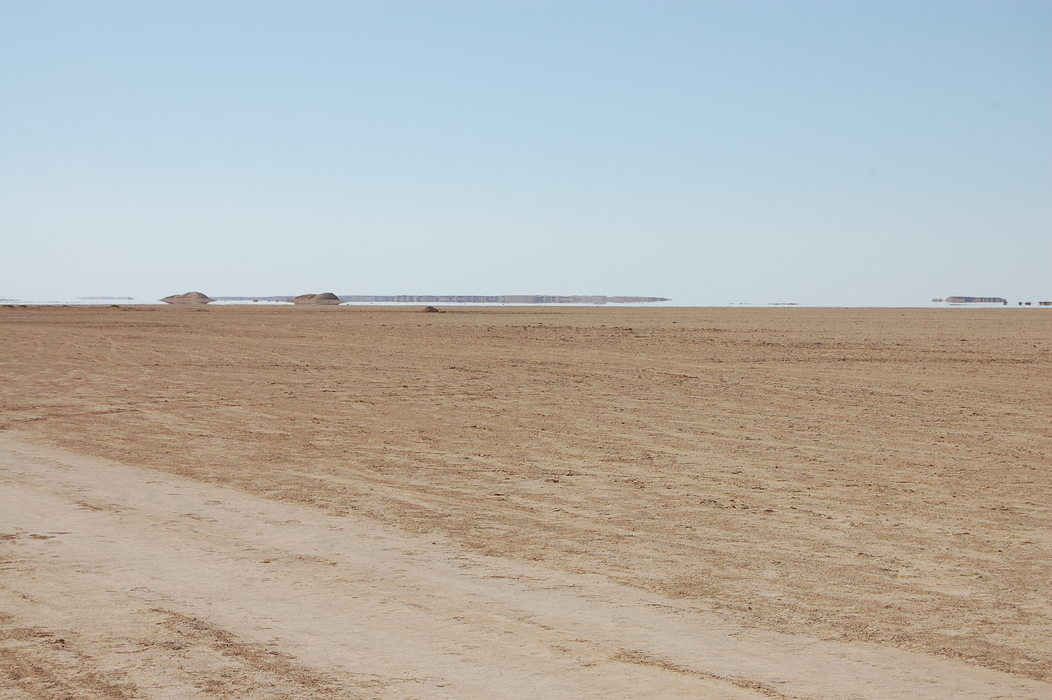 sand dunes in the sahara desert in africa