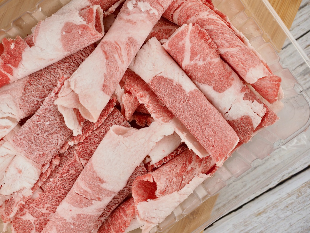 改写10条文案内容关于：和牛牛油牛肉滑：优质牛肉搭配和牛牛油肉劲十足加和牛牛油更香！