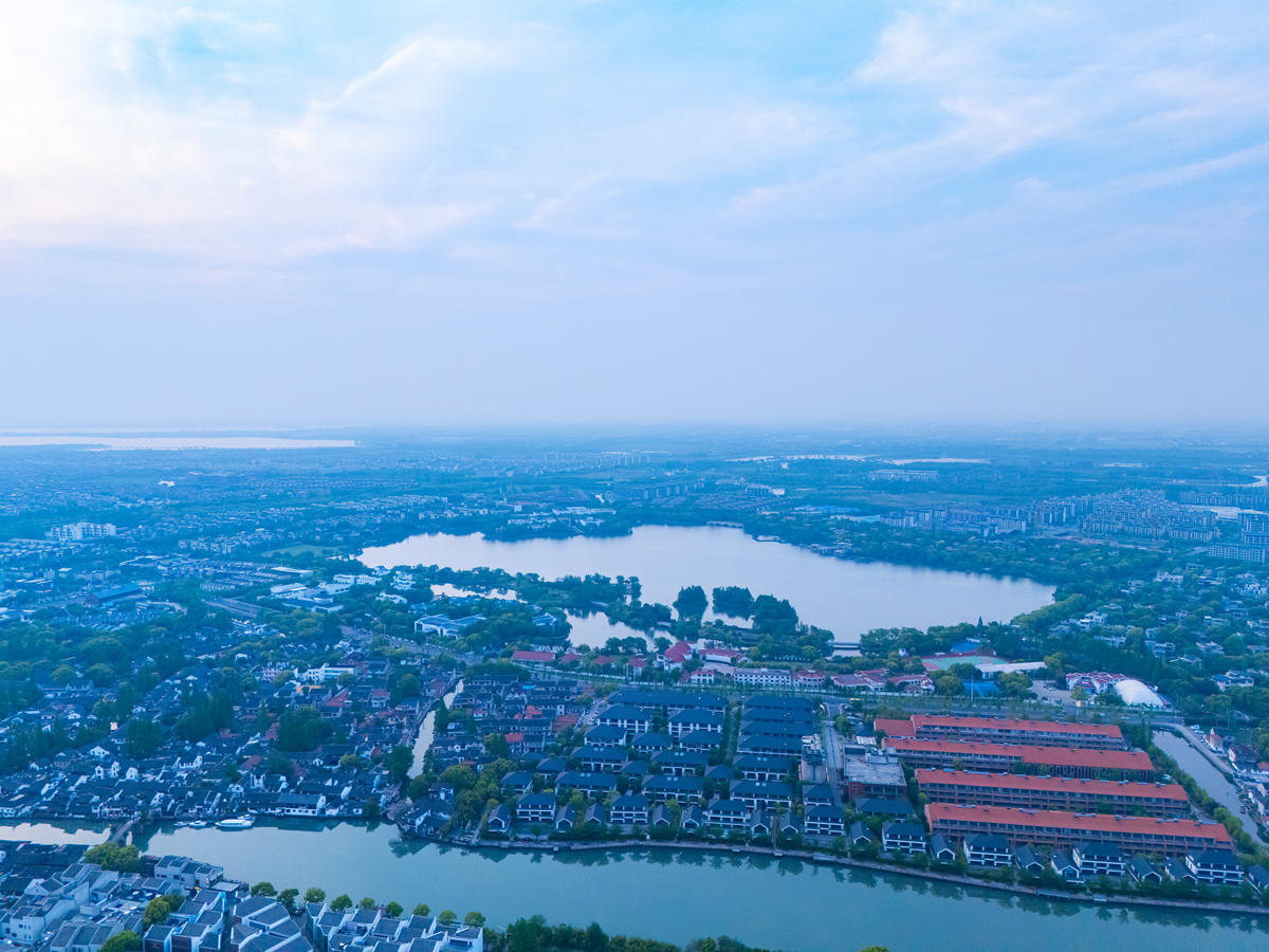 上海市青浦区朱家角2000年到2020年的镇志字数5000字