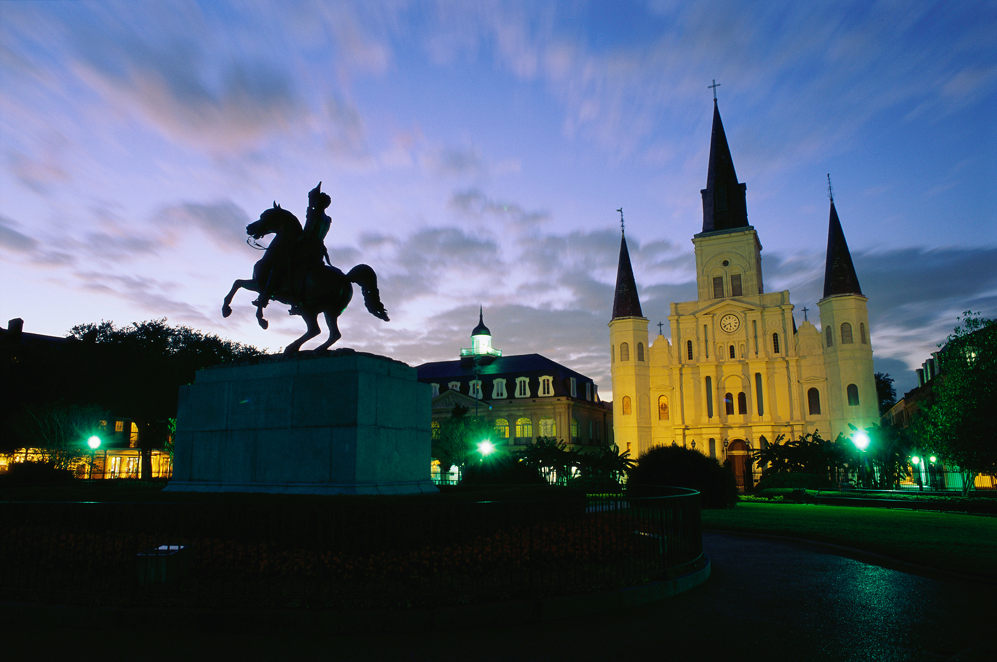 钾肥的化学式和结构：KCl 的离子键