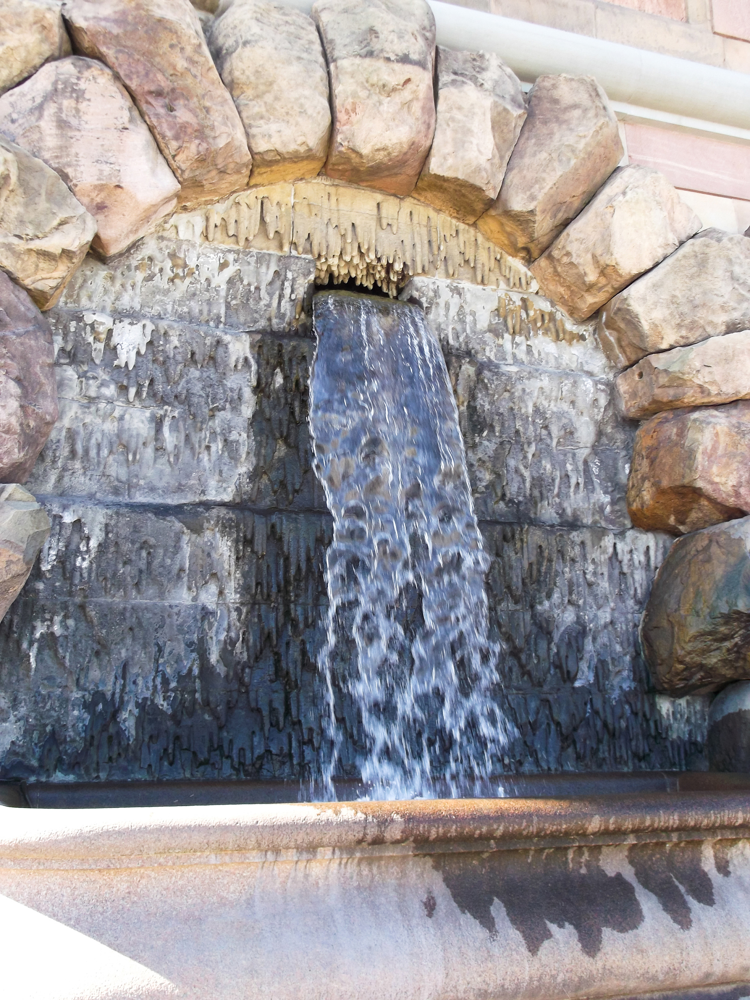 How to Choose the Perfect Marble Fountain for Your Yard: A Guide