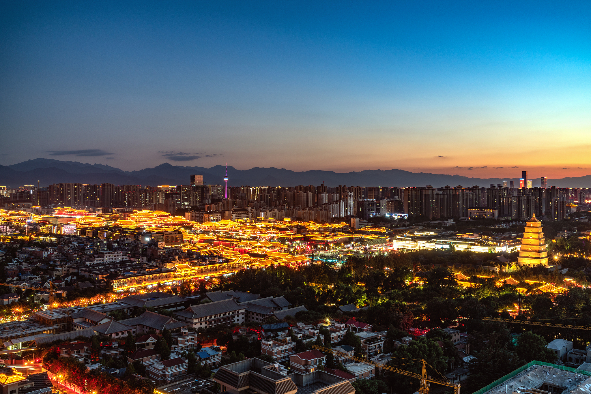 西安大雁塔景区夜景