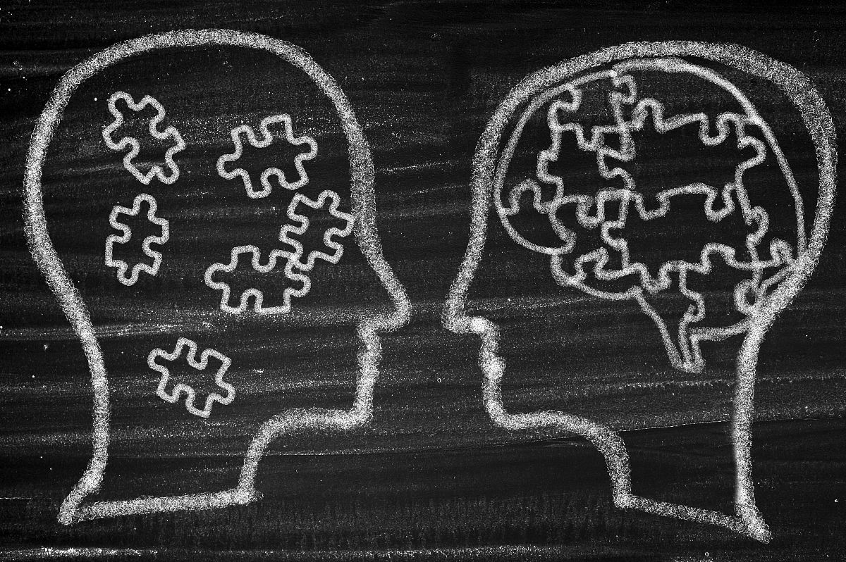 精神背景：信仰与科学的双重影响