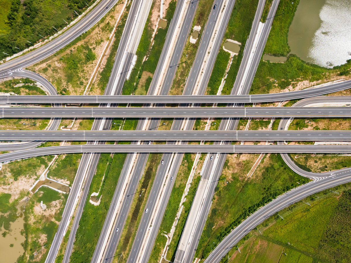 高速公路概括建路1论文