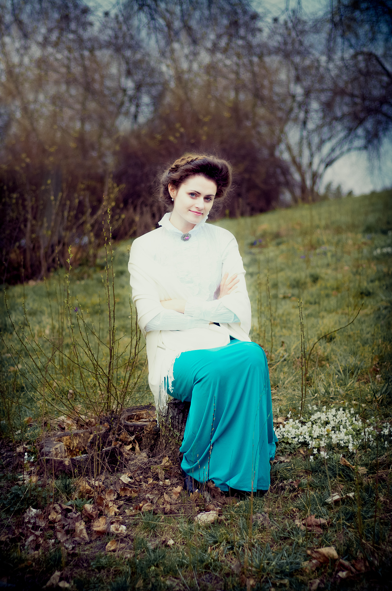 romantic caucasian woman in vintage outfit. retro style