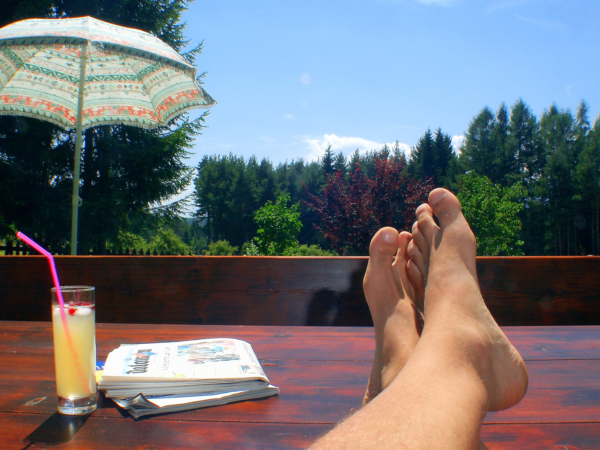 光脚晒太阳的好处多多，你知道吗？