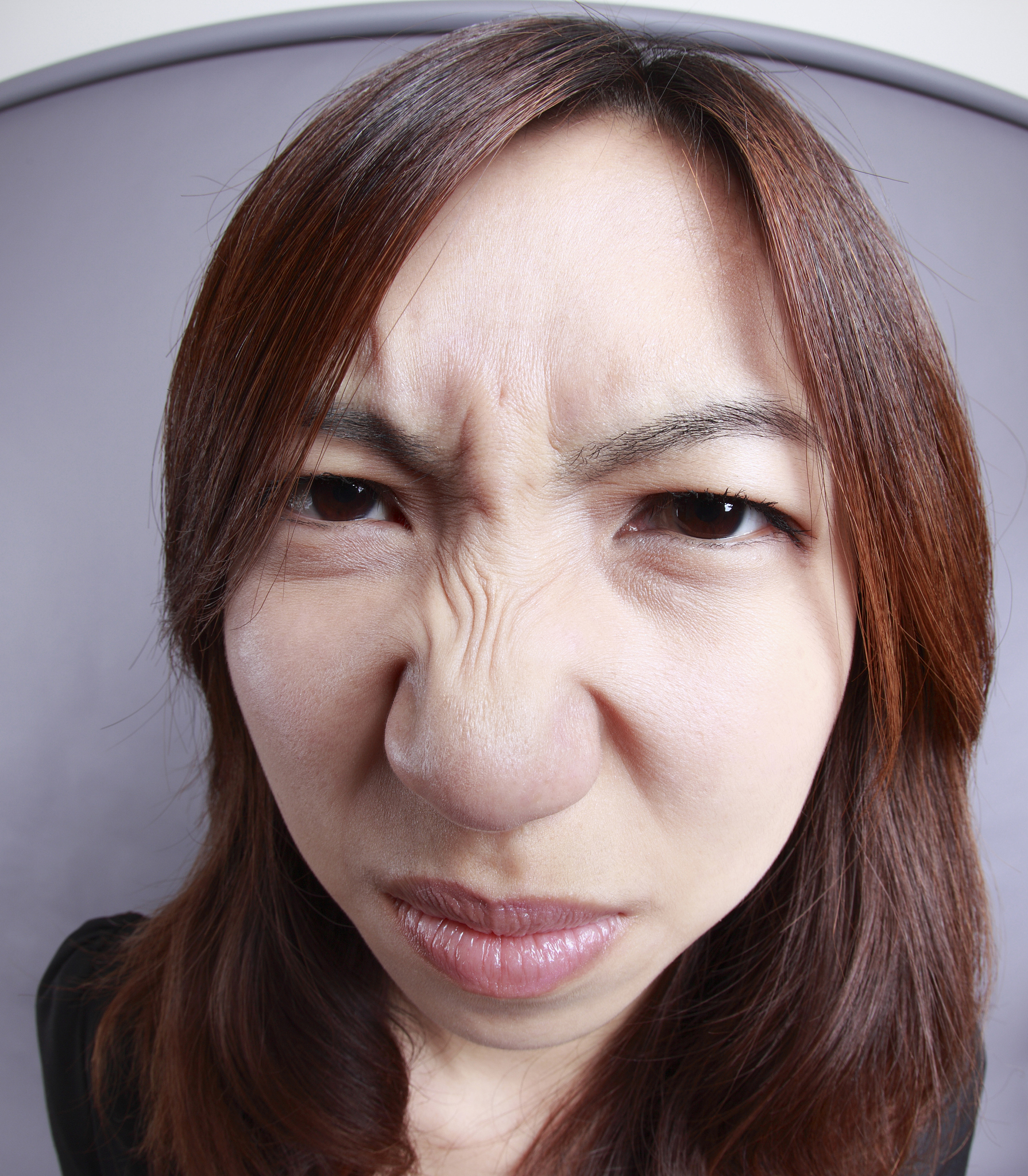 亚洲人普遍眼窝凹陷这是正确还是错误的说法