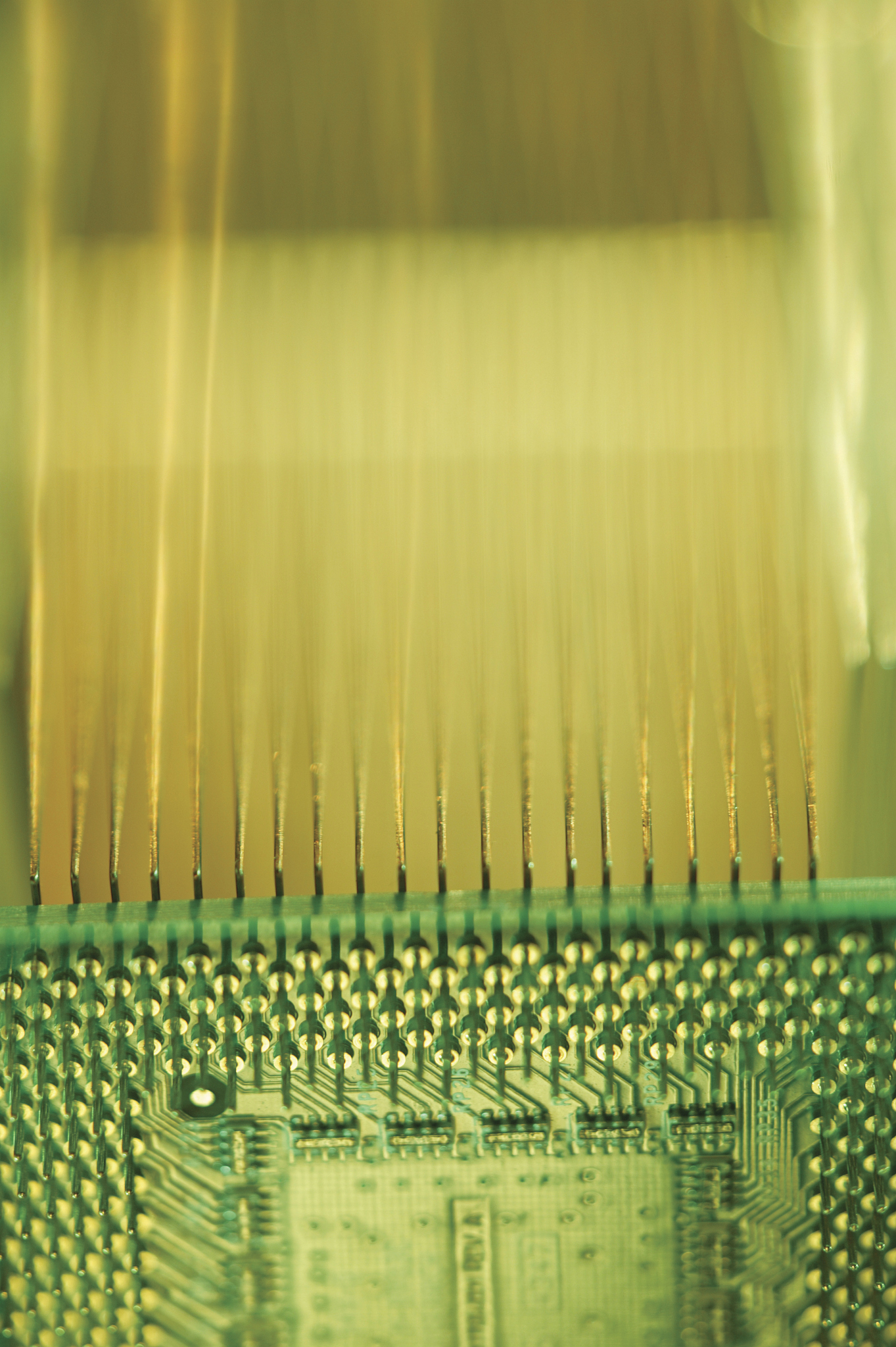 霍尔效应原理及薄片半导体材料应用解析