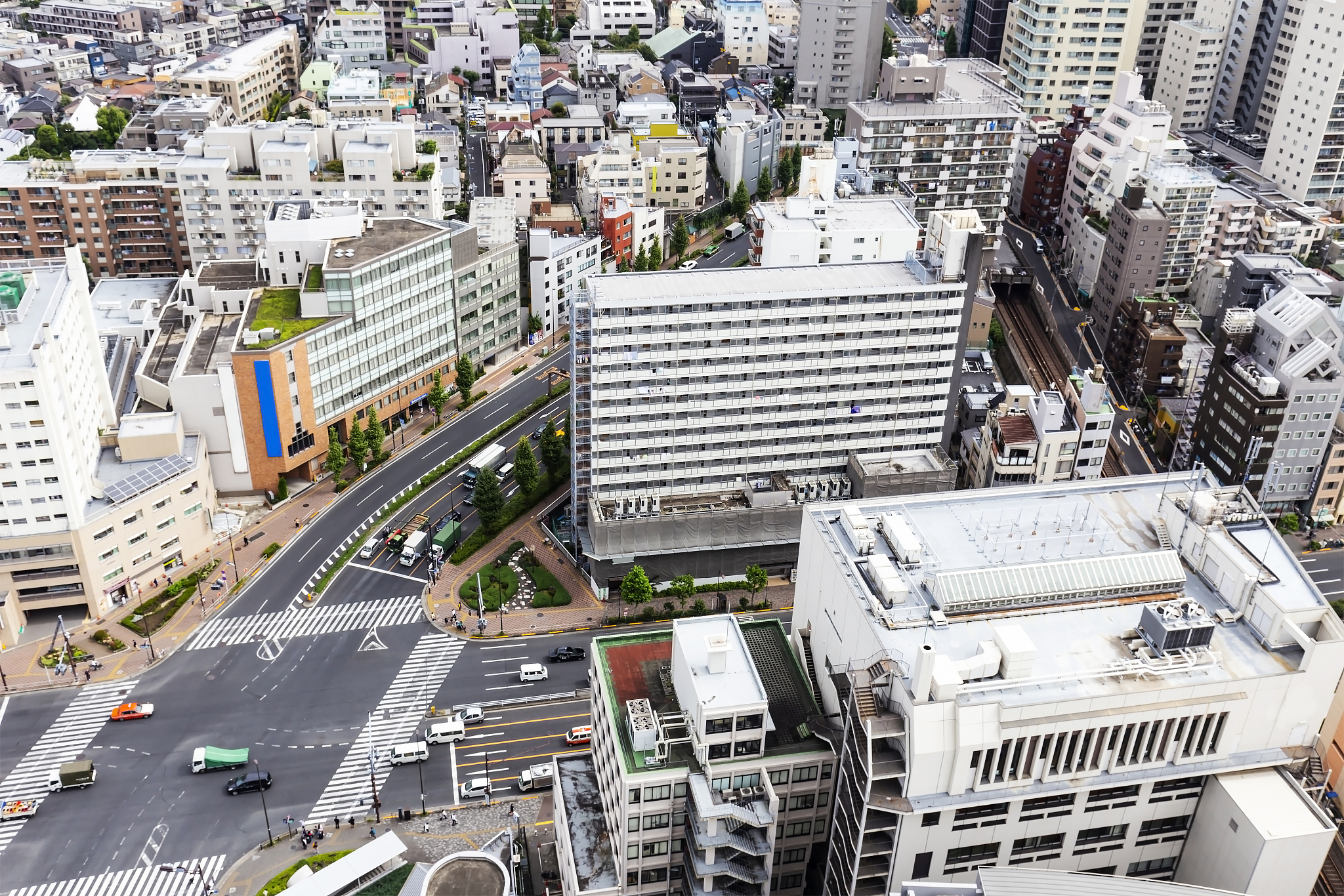 日本六本木住所示例：地址、区域和建筑风格