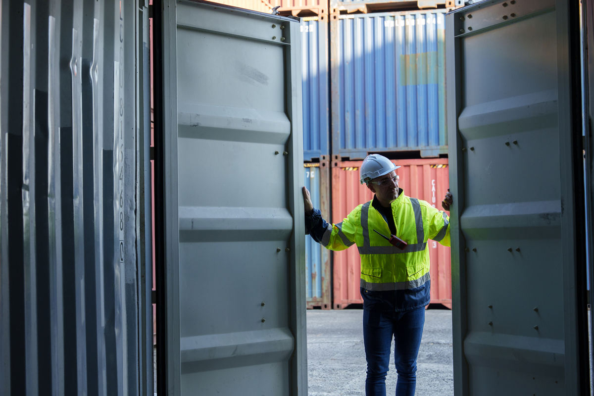 IBC集装箱鼓胀的原因及安全措施