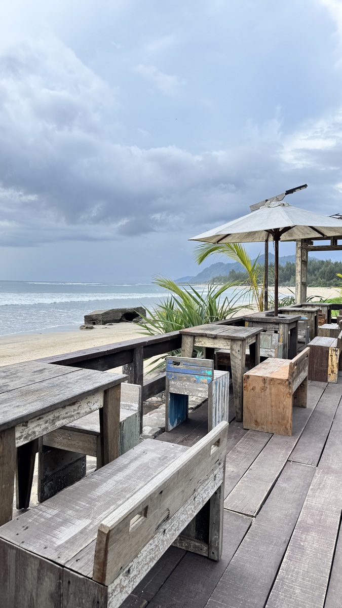 足不出户 也能尽享海岛风情 改写成合适的酒店文案