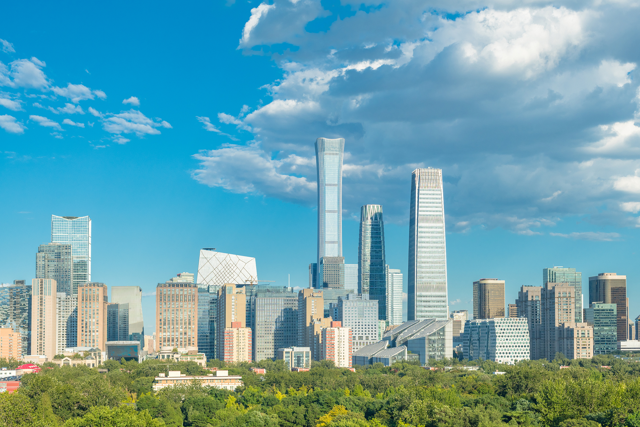 东京绿色经济资金配套：政府、企业、民间资本共建风险共担机制