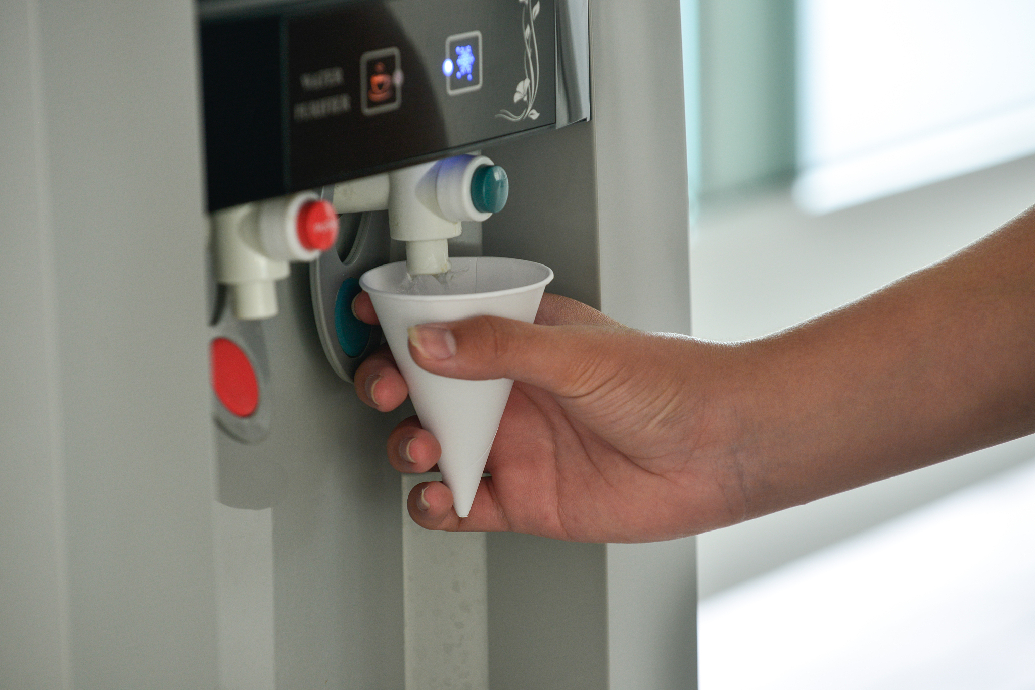 自动感应洗手液机：智能出泡，便捷卫生，轻松融入生活