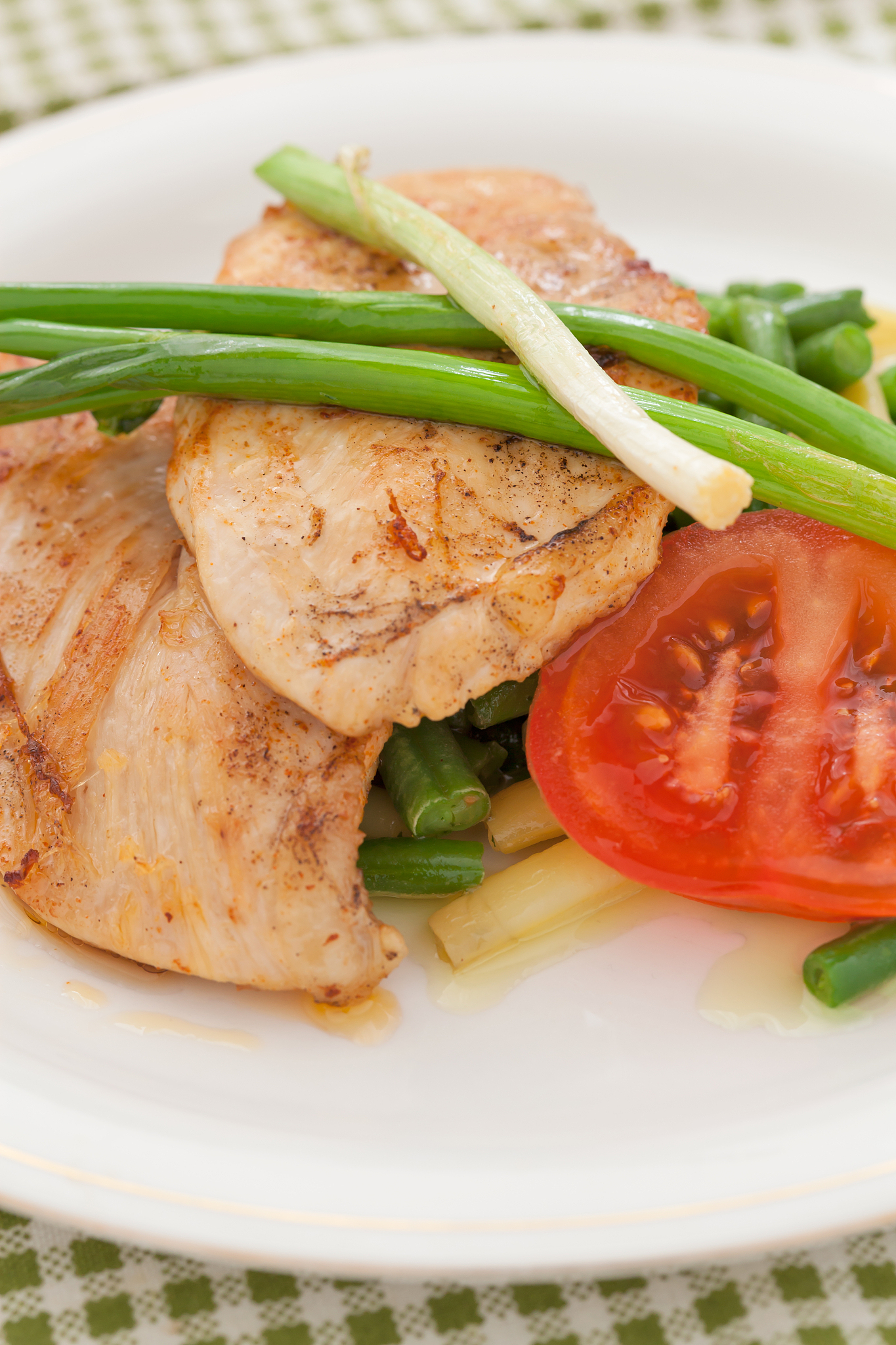 夏天没胃口？这道凉拌鸡胸肉香辣爽口，比肉还好吃！