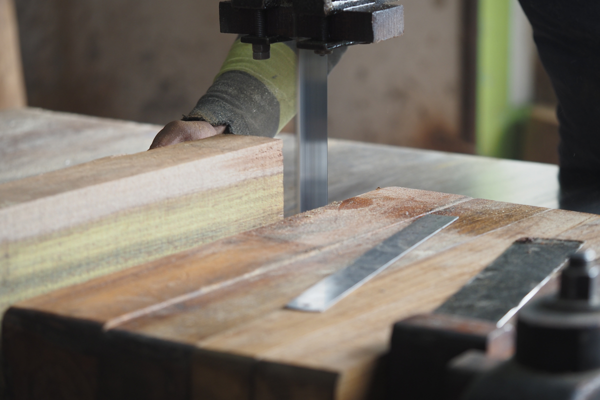 MJ1128 木工开料机：功能、优势和用途