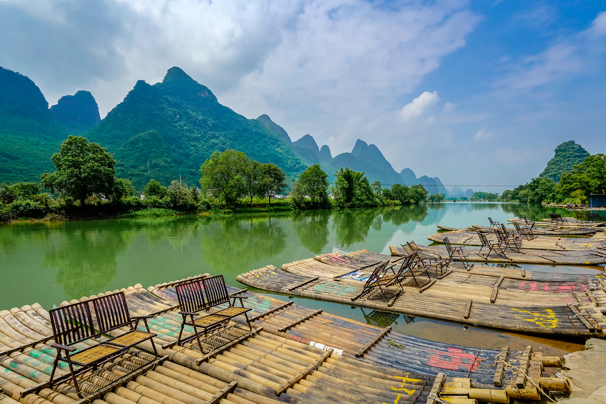 从桂林出发去哪里最近又好玩？