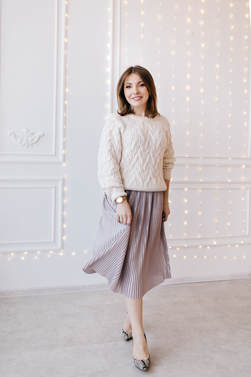 淘宝白色针织碎花连衣裙商品介绍