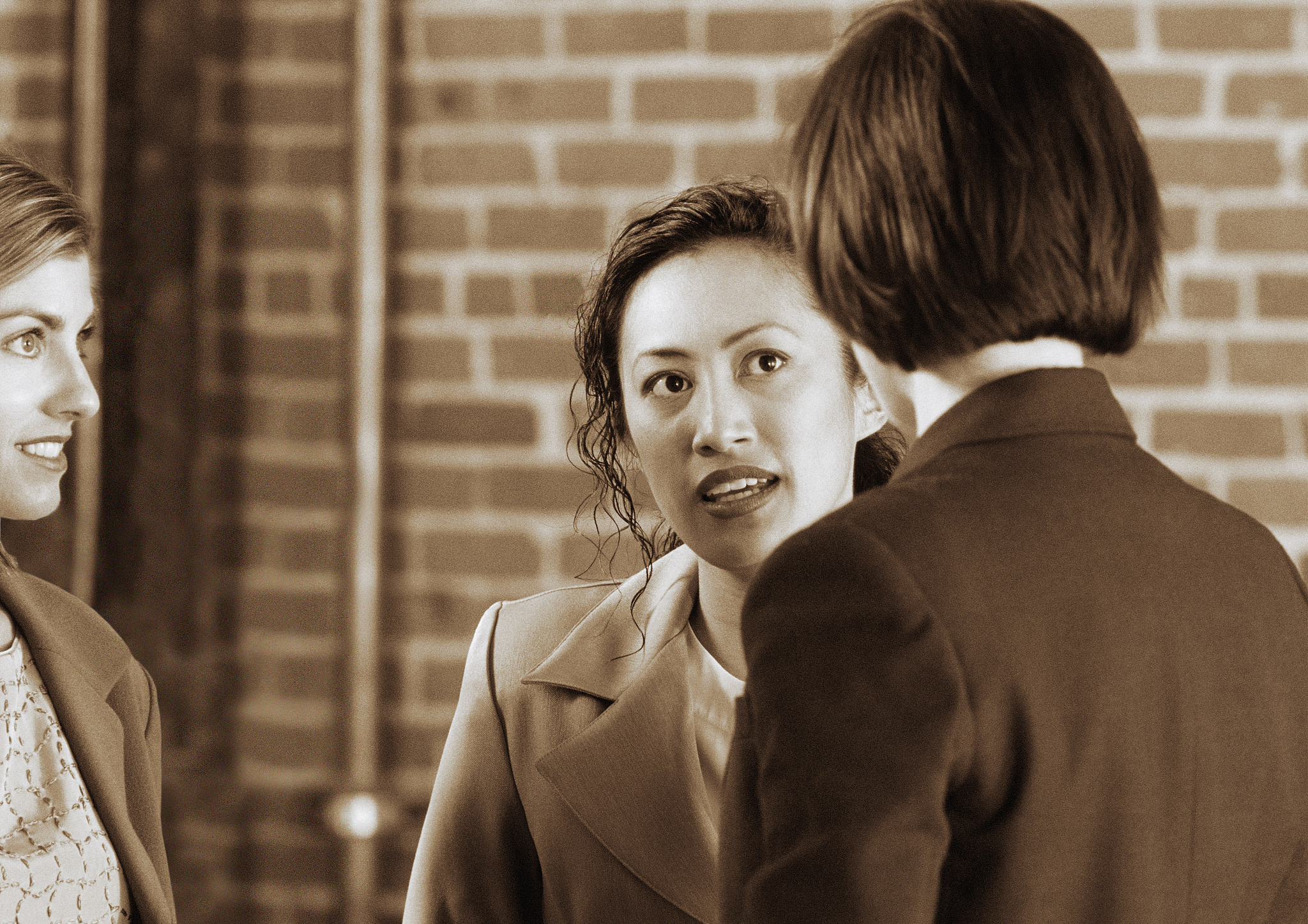 《围城》中女性形象形成的原因——新旧文化交替对女性的冲击