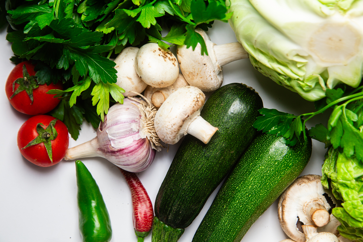 请不少于800汉字的博客文章语言要幽默风趣。主题是：降血糖十大蔬菜排名10种糖尿病可以经常吃的健康蔬菜