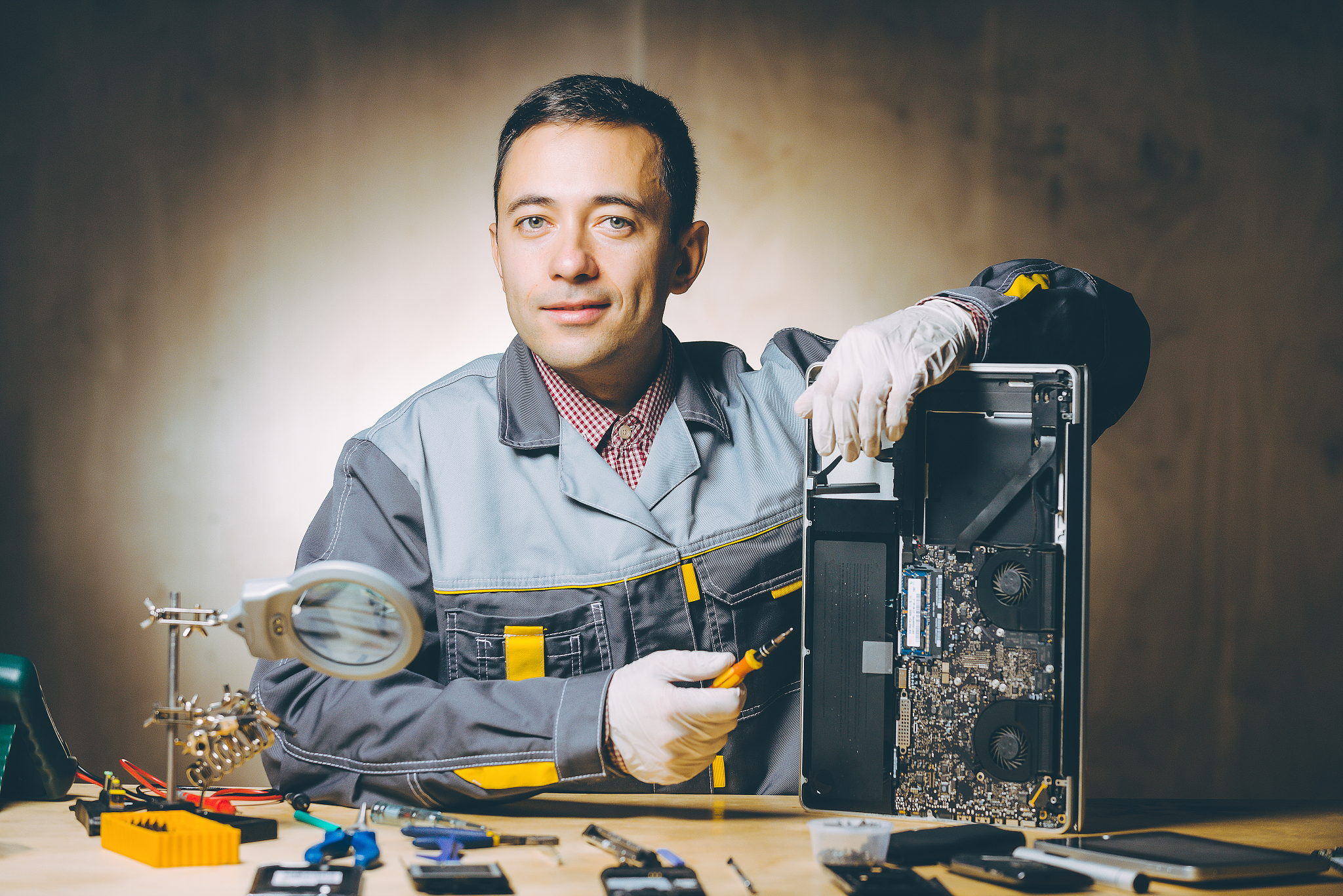 六盘水市西南计算机学校热门专业：电子电工专业优势分析
