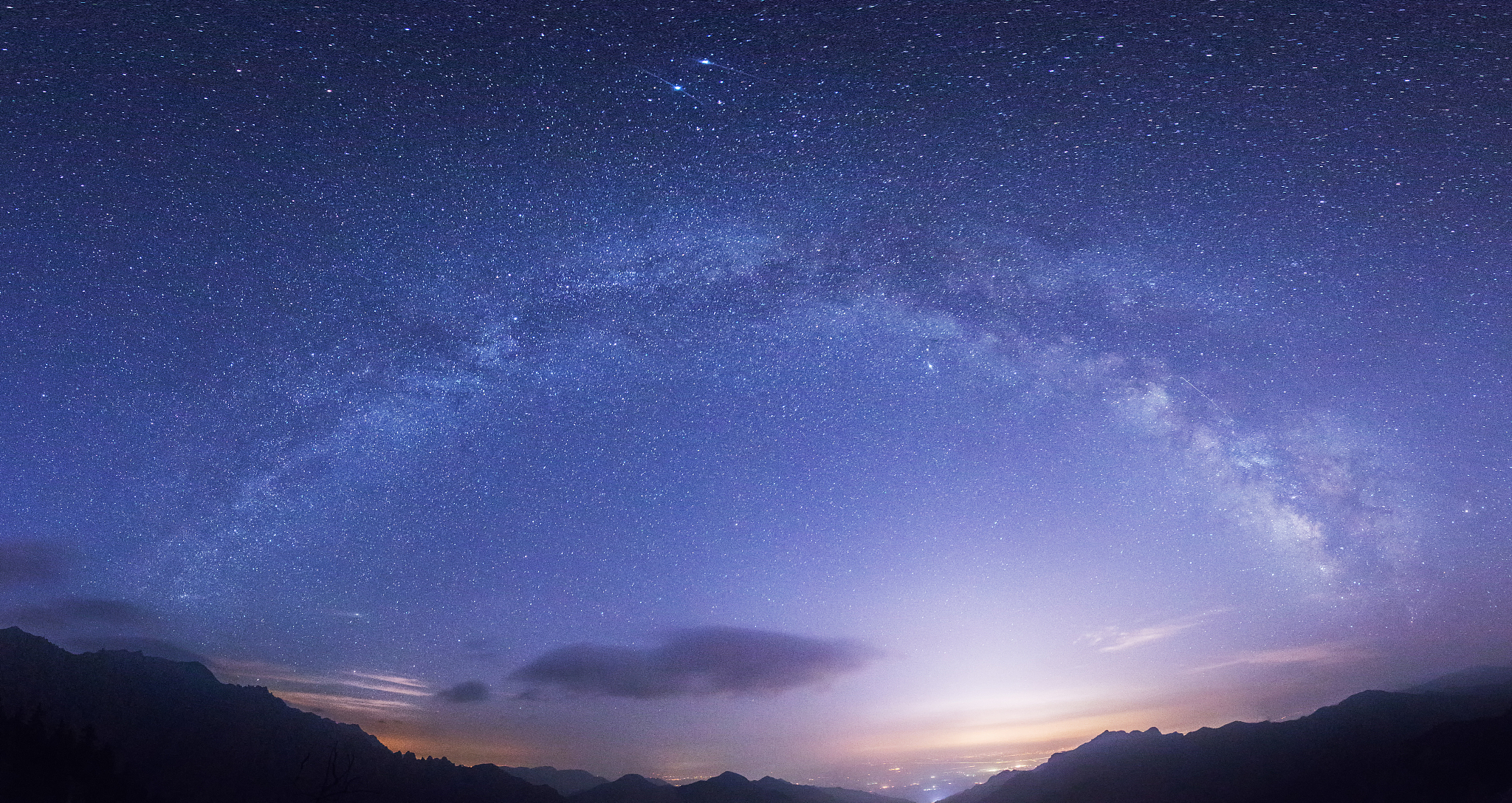 宇宙星辰，诗意之美，四季景致皆如画
