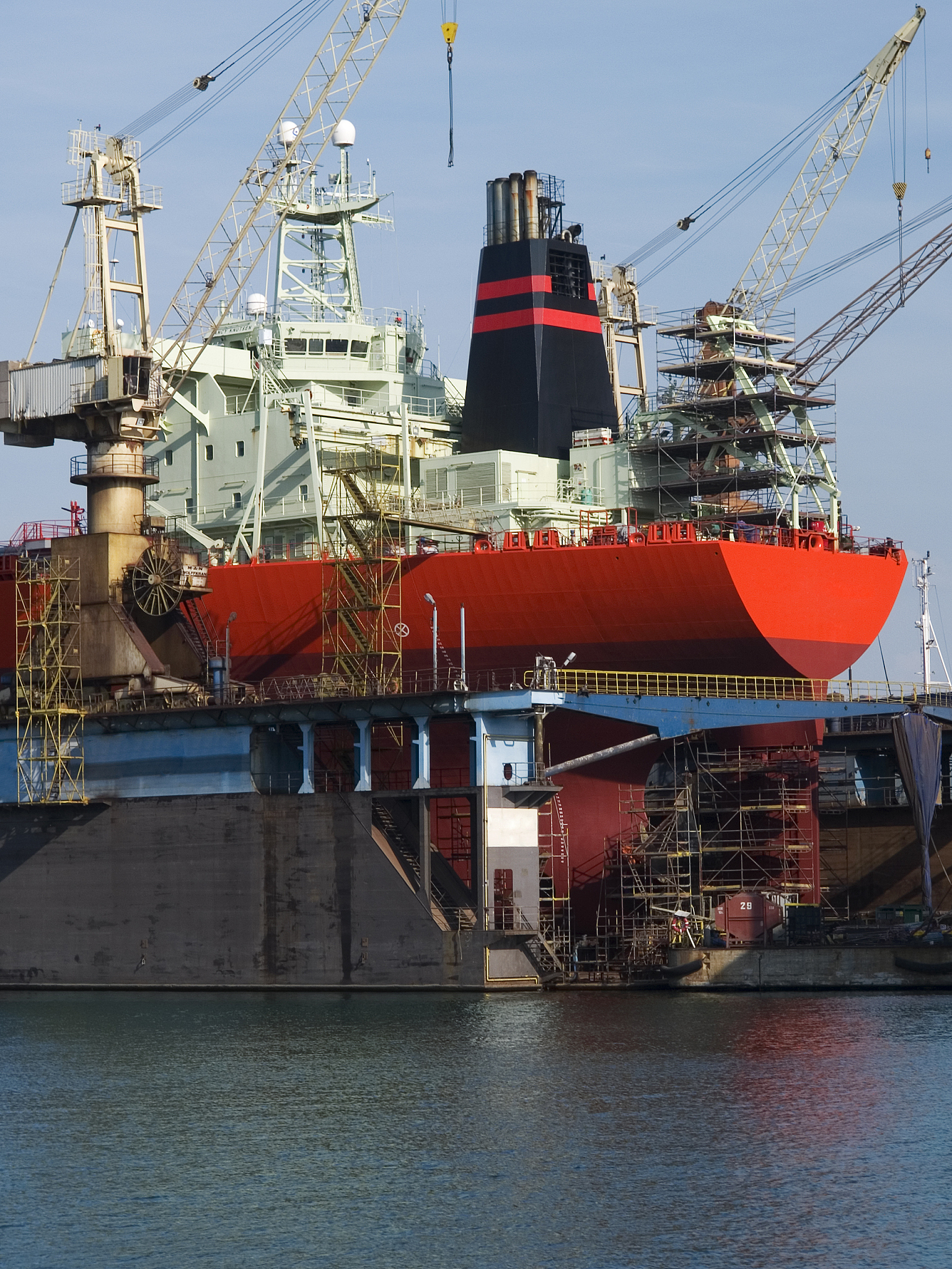 大连造船厂：百年造船史，全球知名船舶制造商