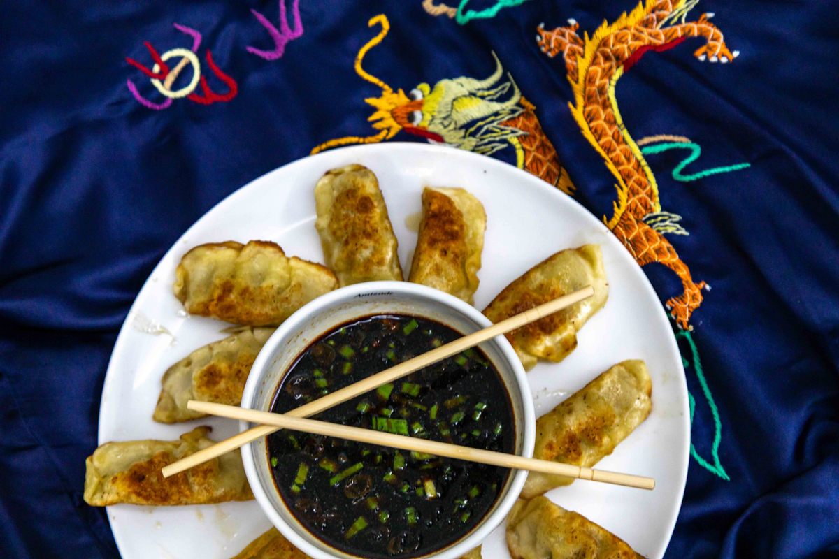 写一篇关于食饼筒的朋友圈文案