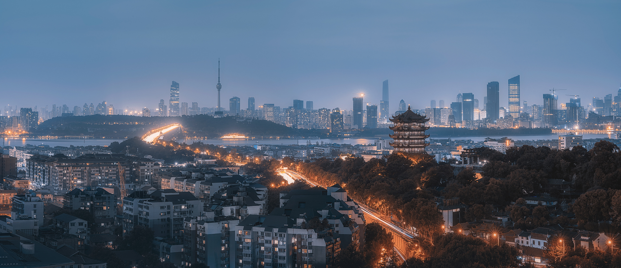 武汉长江主轴夜景