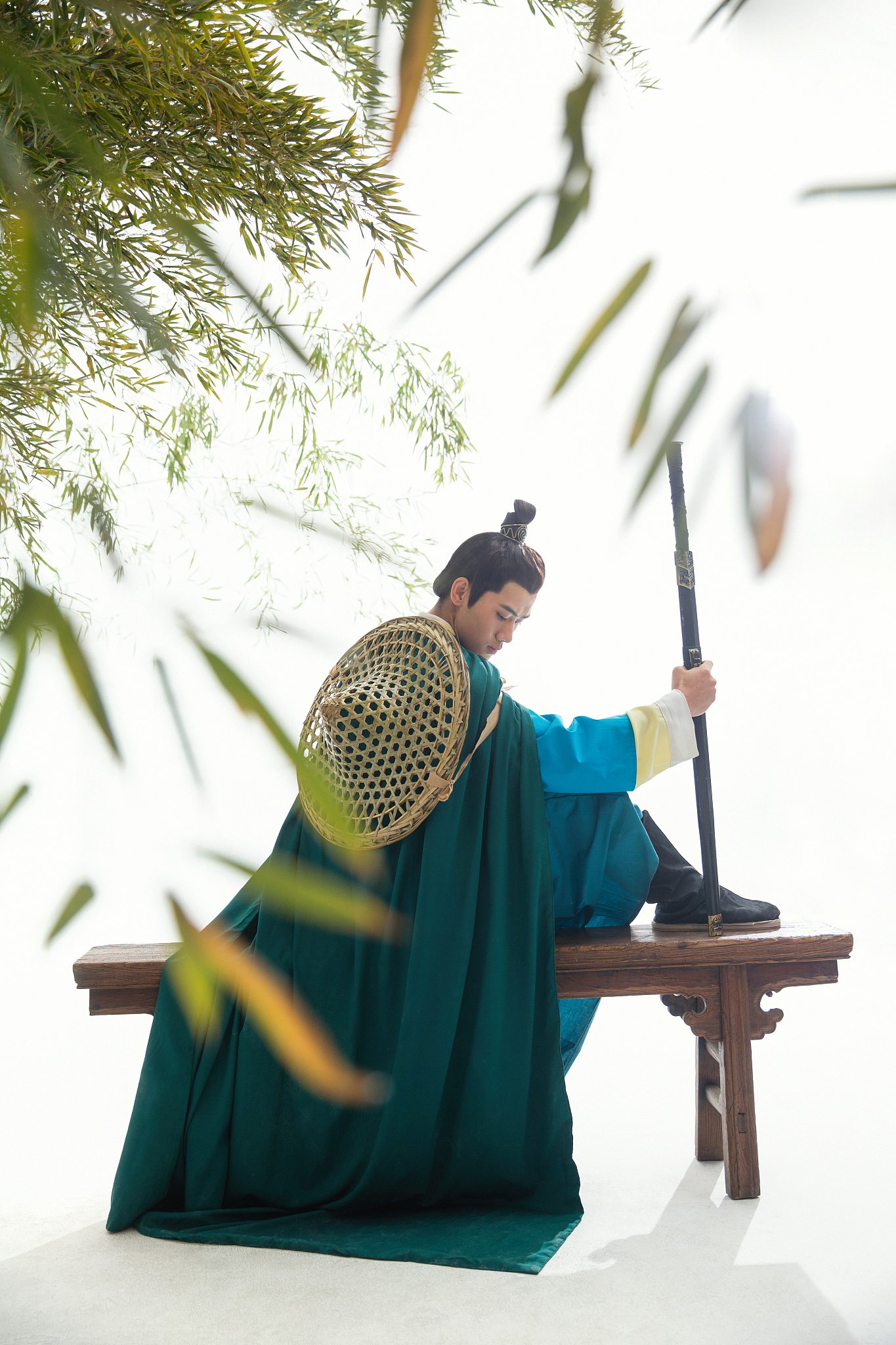 唐代师兄弟剑术比试：惊险对决，剑气纵横