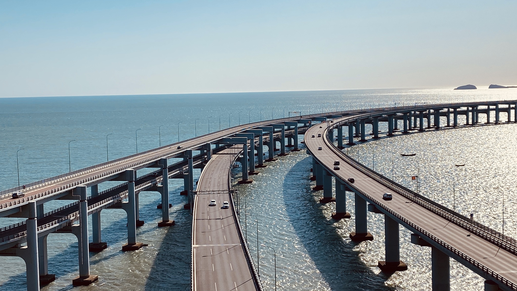 厄勒海峡大桥详细资料来源指南：官方网站、政府机构、学术研究和新闻报道