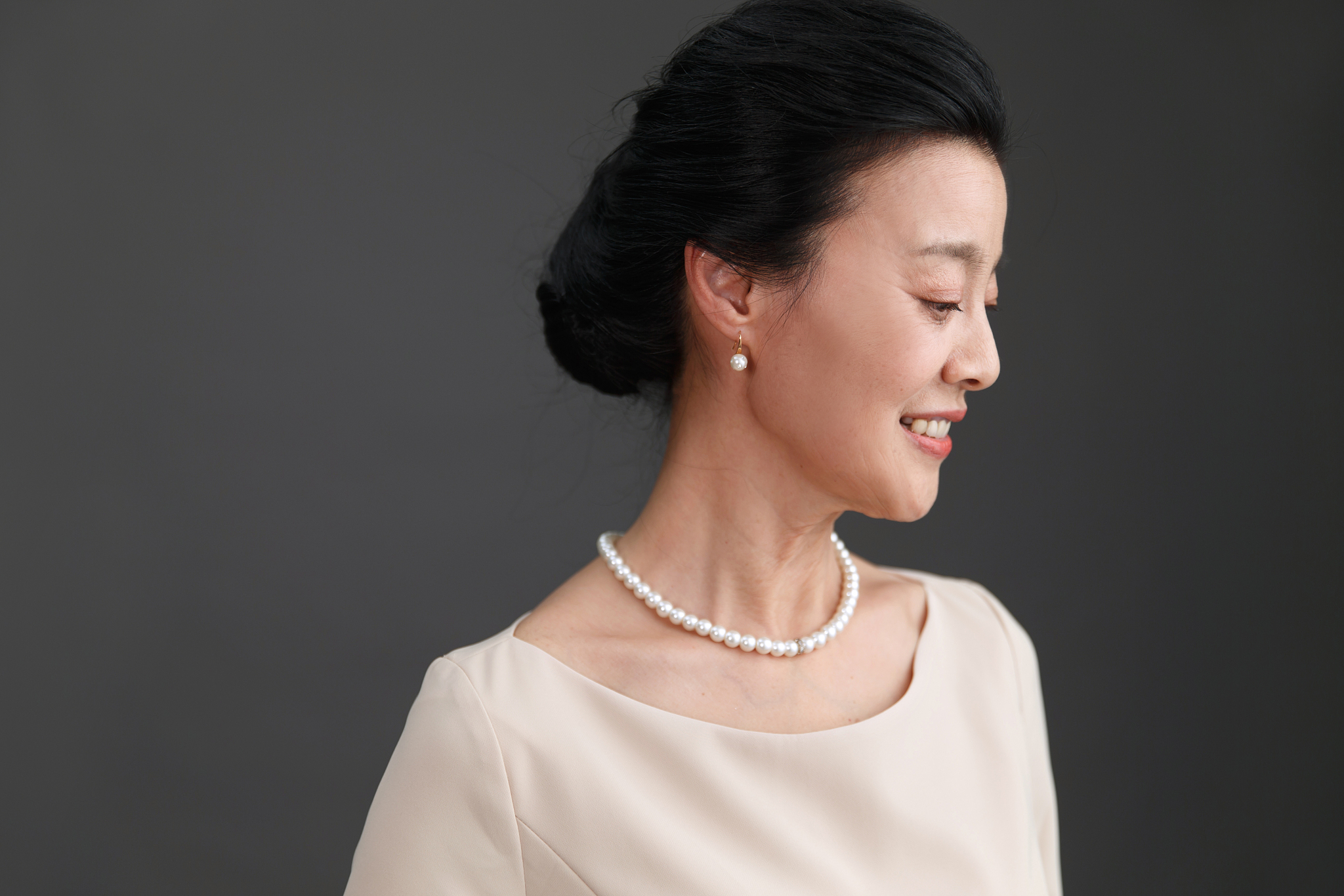优雅的女士肖像
