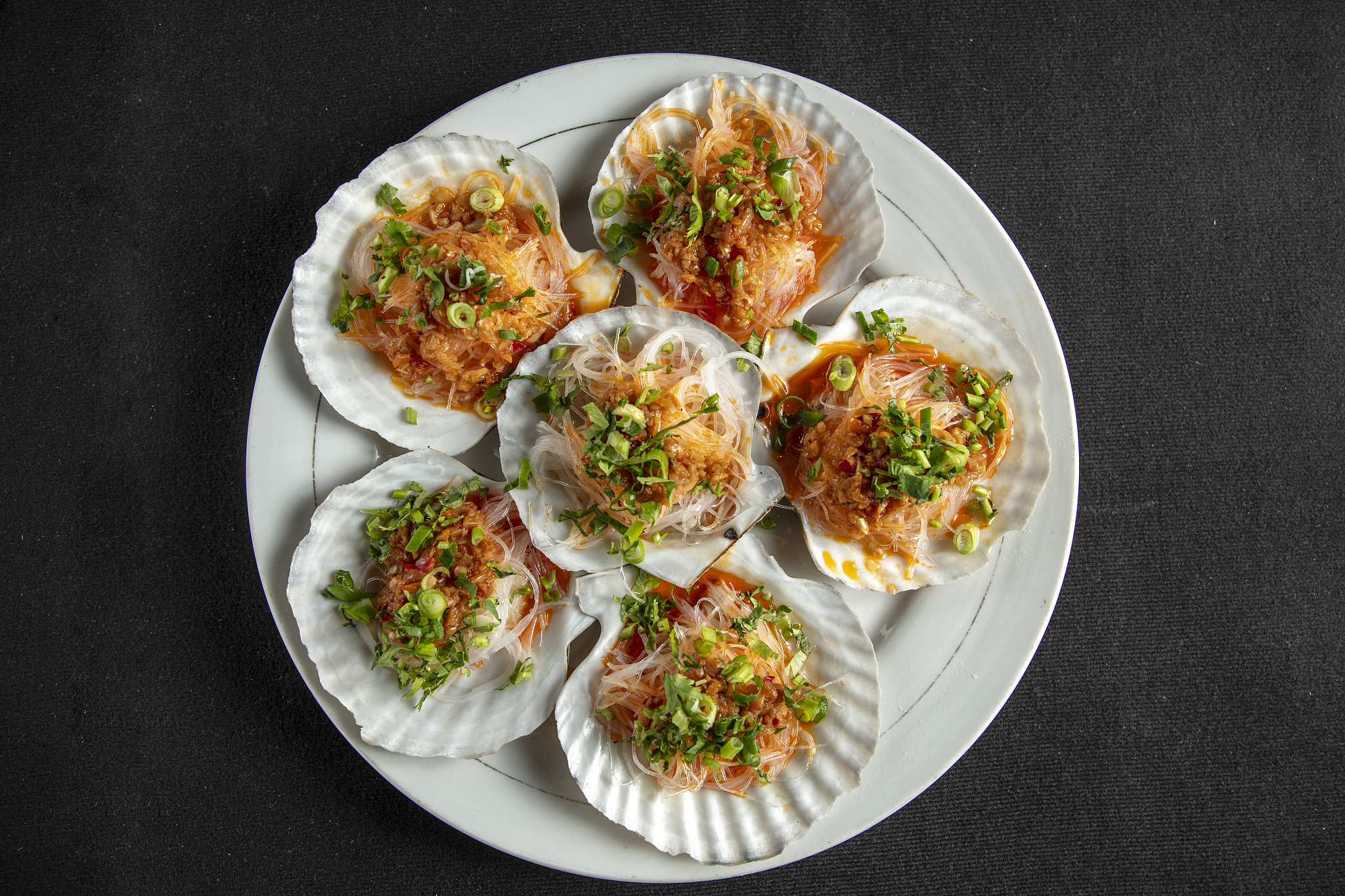 扇贝蒸粉丝：营养美味，精确配料和做法 - 轻松在家做