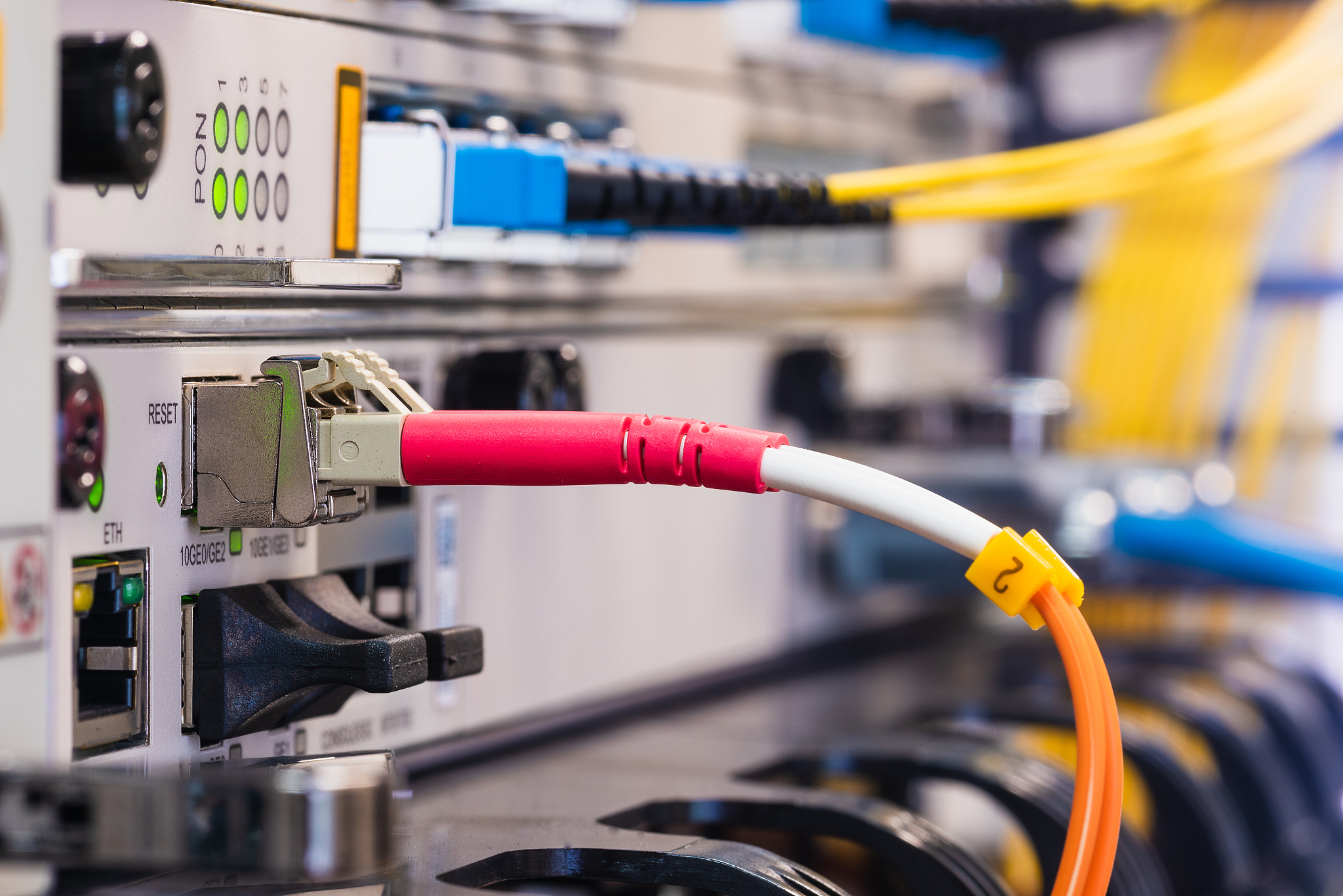 国庆假期安全用电提醒：关闭电脑设备，确保门窗安全