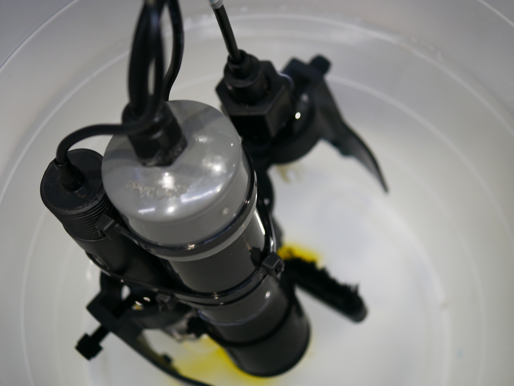 与这篇文章类似的几篇关于谐振式压力传感器接口电路的IEEE文章给出文章年度和发表期刊或会议名称