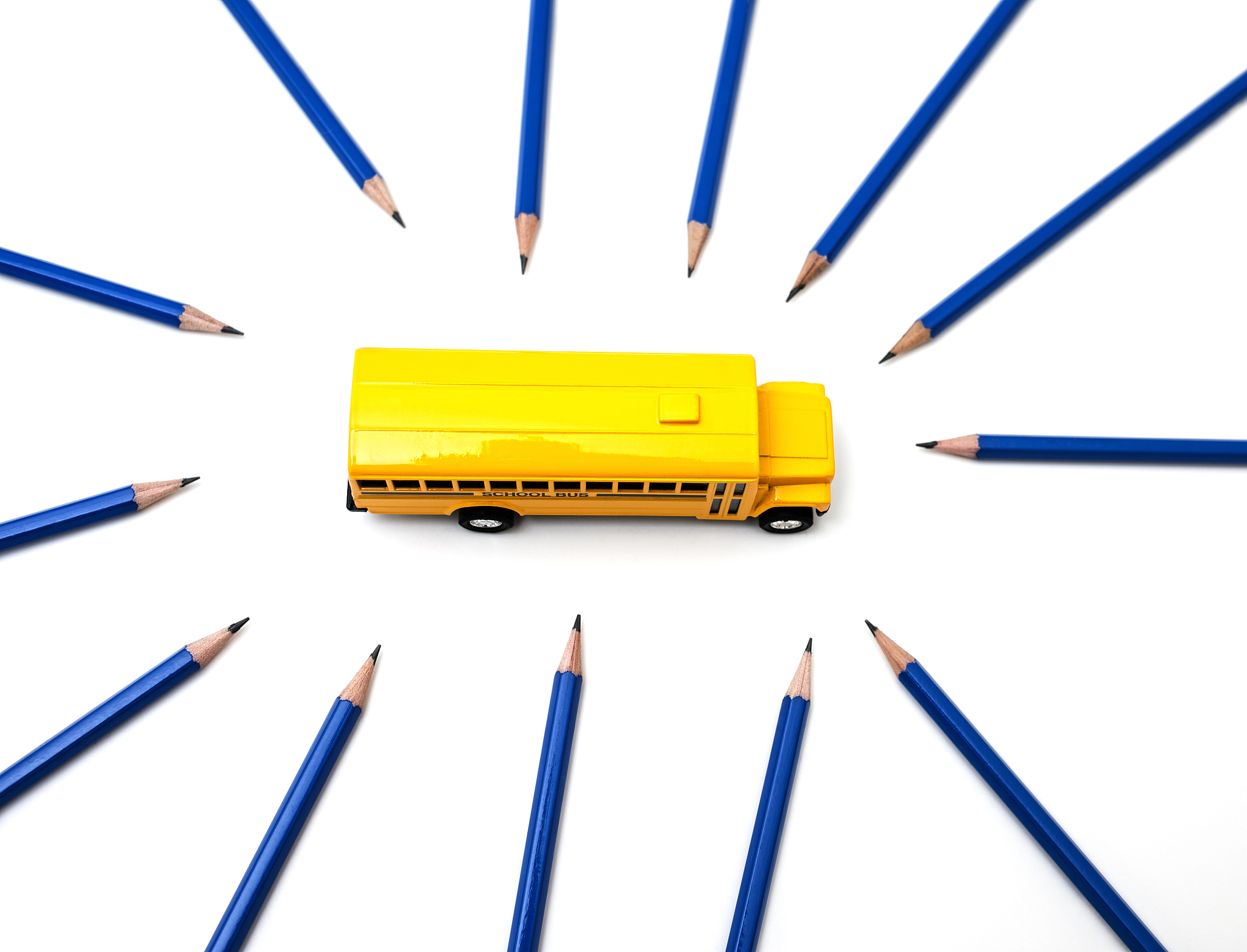 胶南职业中等专业学校地址：位于南部工业园区，交通便利