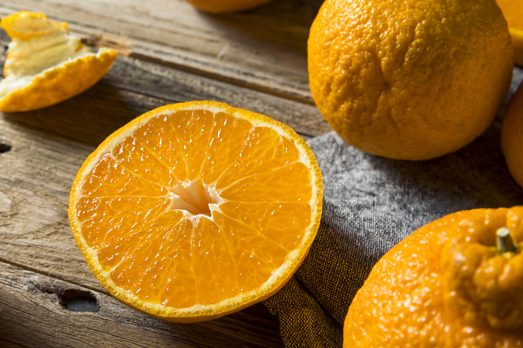 fresh raw sumo oranges