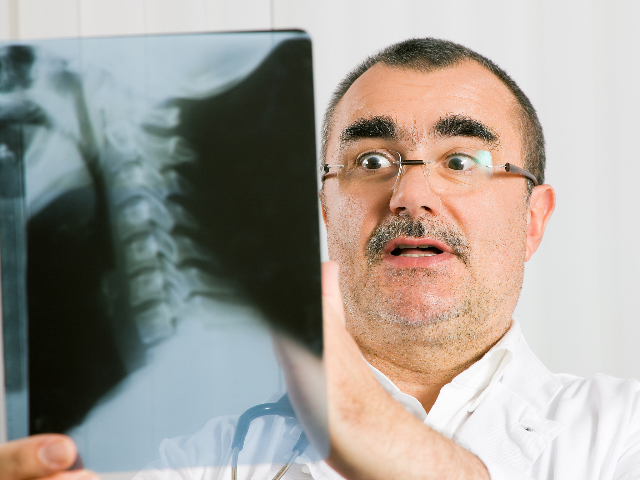 函数极限的定义：f(x)在x0处极限值为A