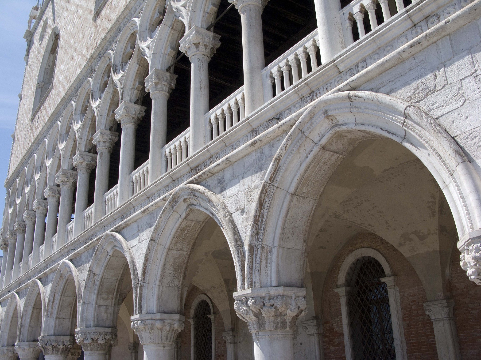 探秘古罗马建筑：拱券穹顶与帝国雄风