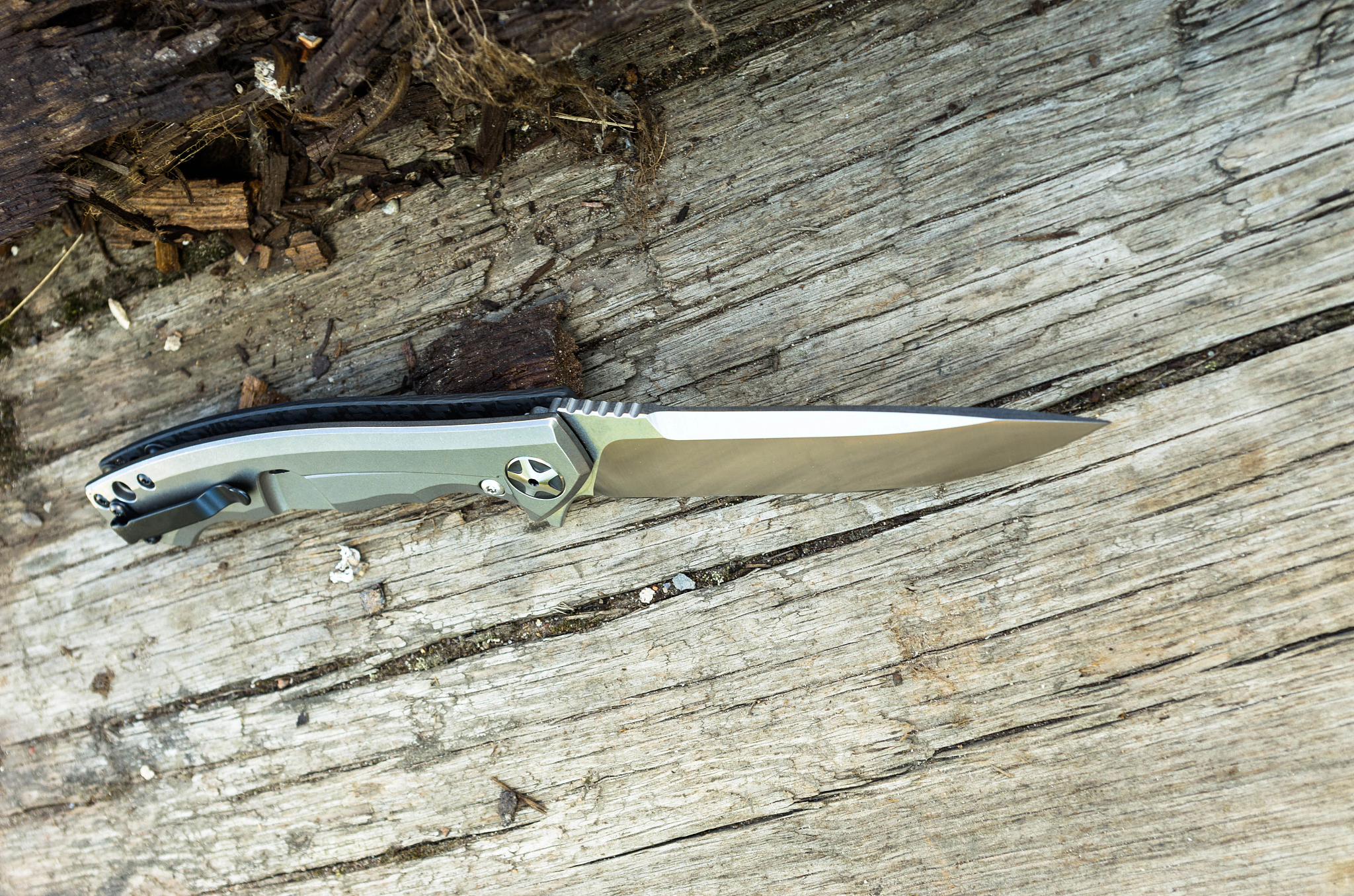 knife view from the butt.