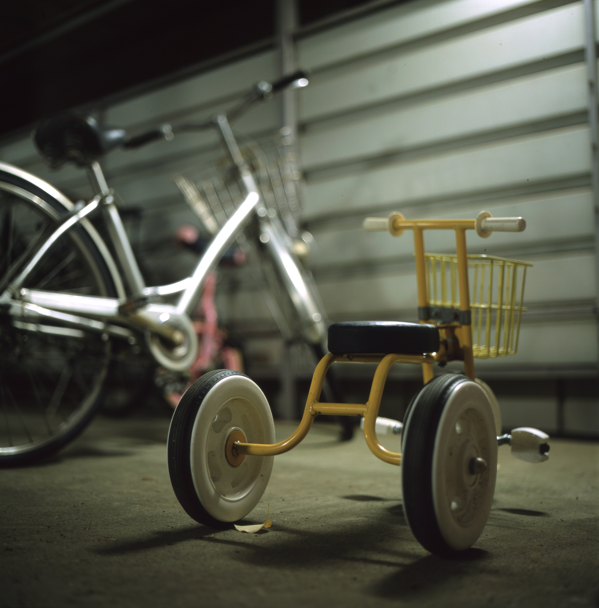 2轴车分类：摩托车、自行车、滑板车、轻便摩托车等