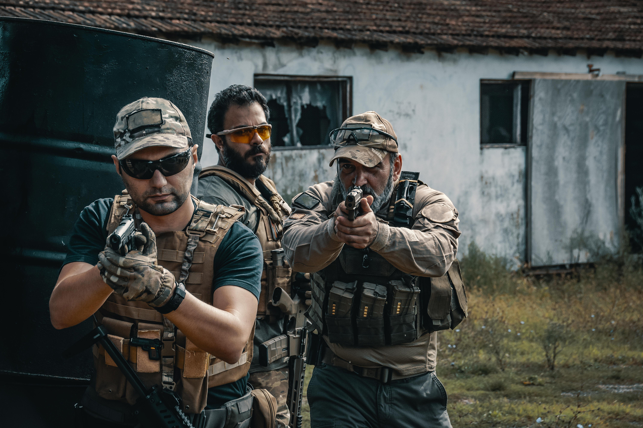 special forces soldiers, elite team members training.