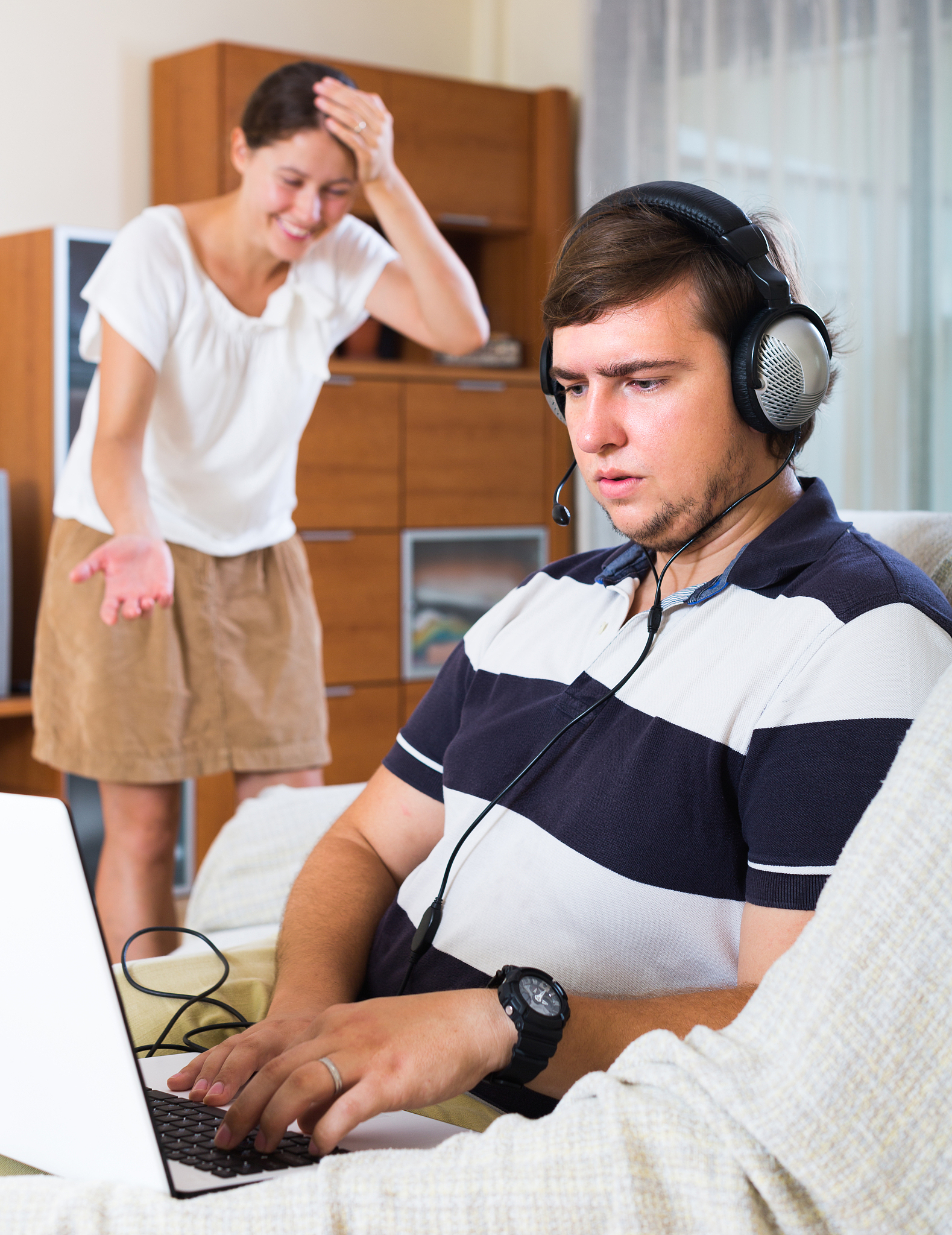 ignoring partner for online games