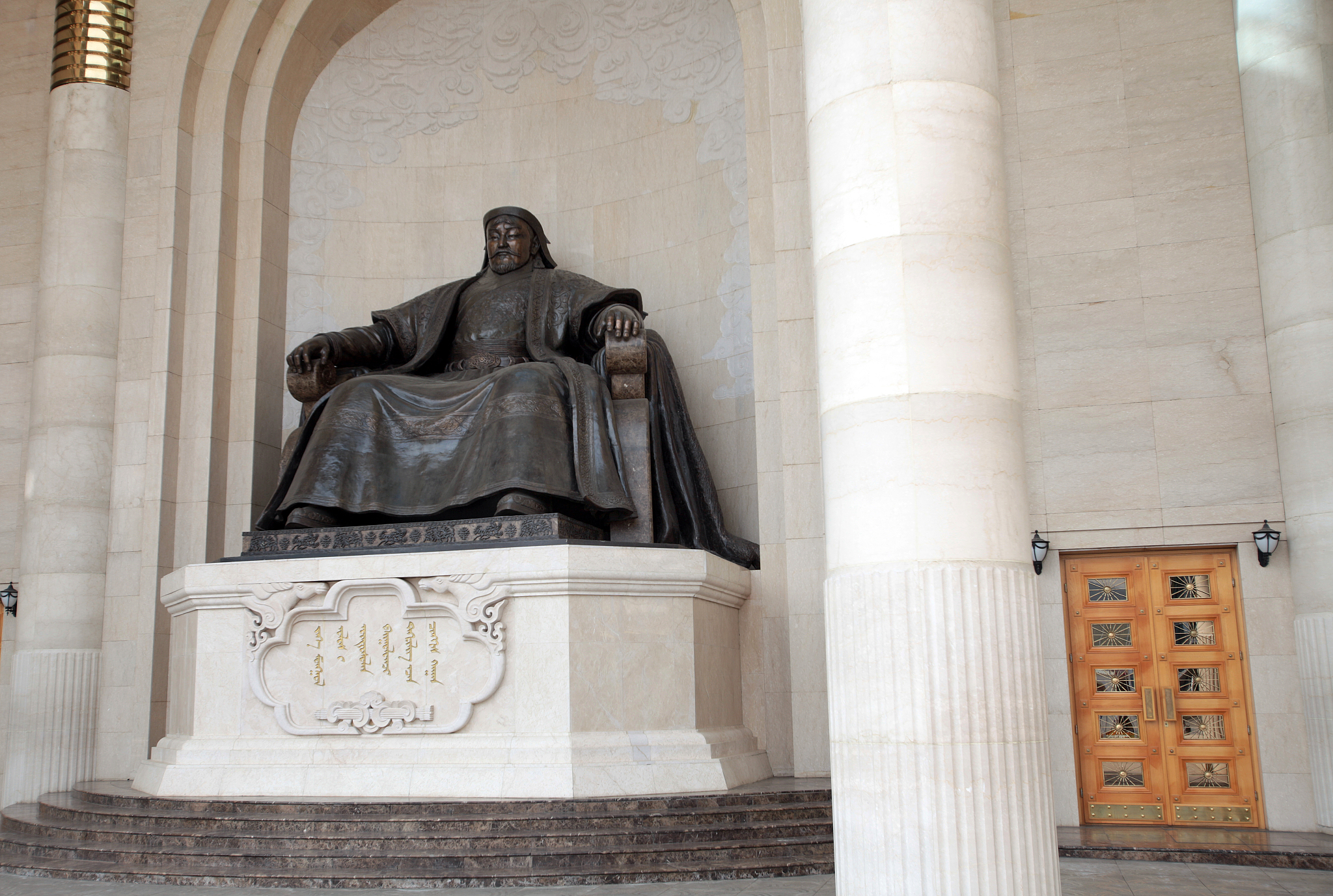 用乌兰巴托的夜曲子重新写一篇好听的歌词