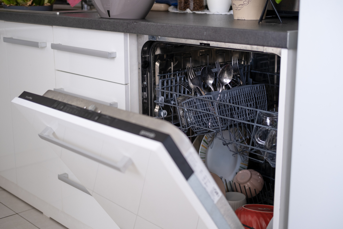 最佳商用洗碗机品牌推荐：Miele、Hobart、Electrolux 等