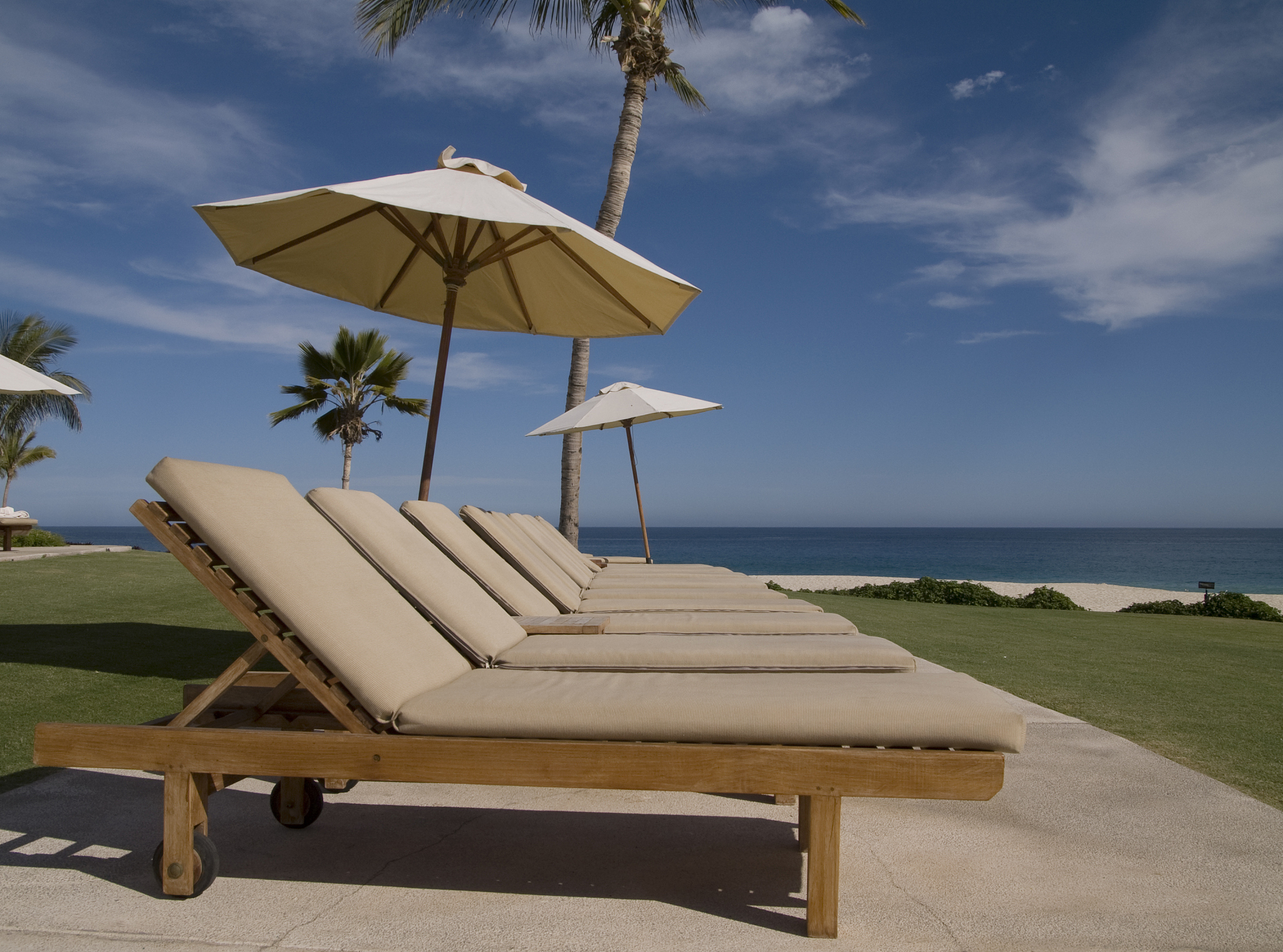 舒适优雅，户外沙滩椅休闲躺椅，享受格调生活